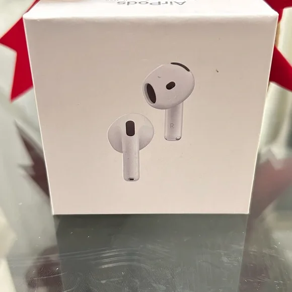 Apple AirPods 4 active noise cancellation